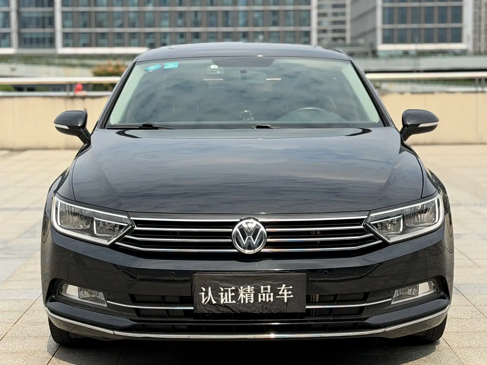 صورة 2 - Volkswagen Magotan