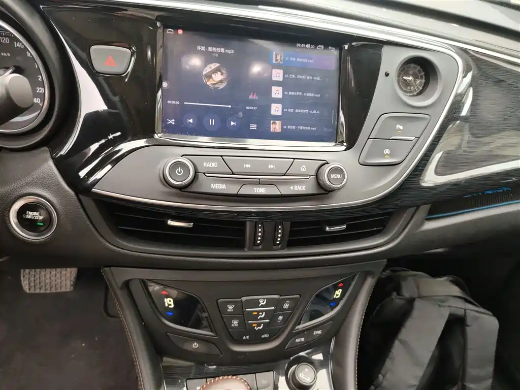 Buick Envision Plus 2017 20T FWD Premium фото 13