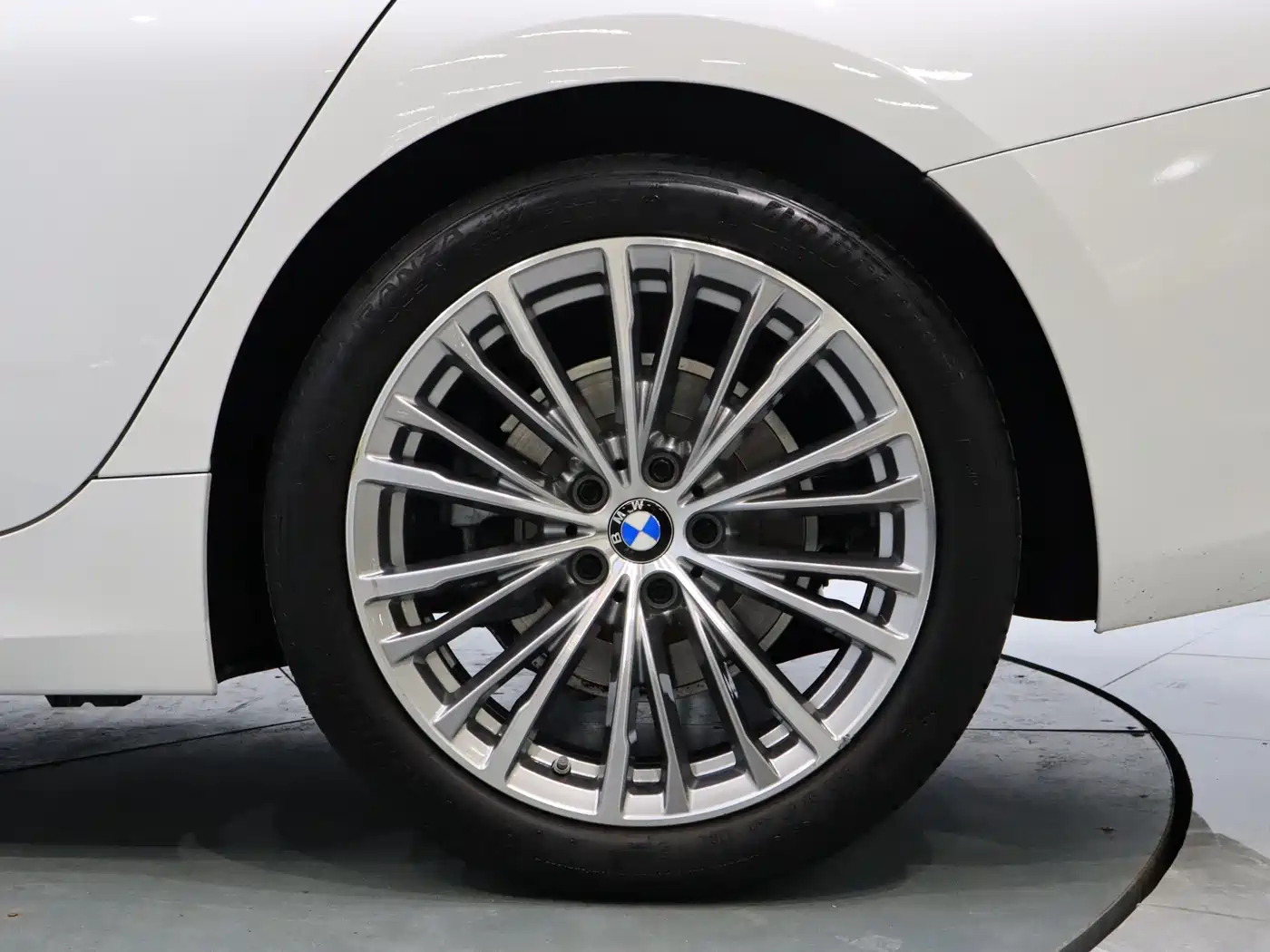 BMW 3 Series 2022 320i Sport Package фото 9
