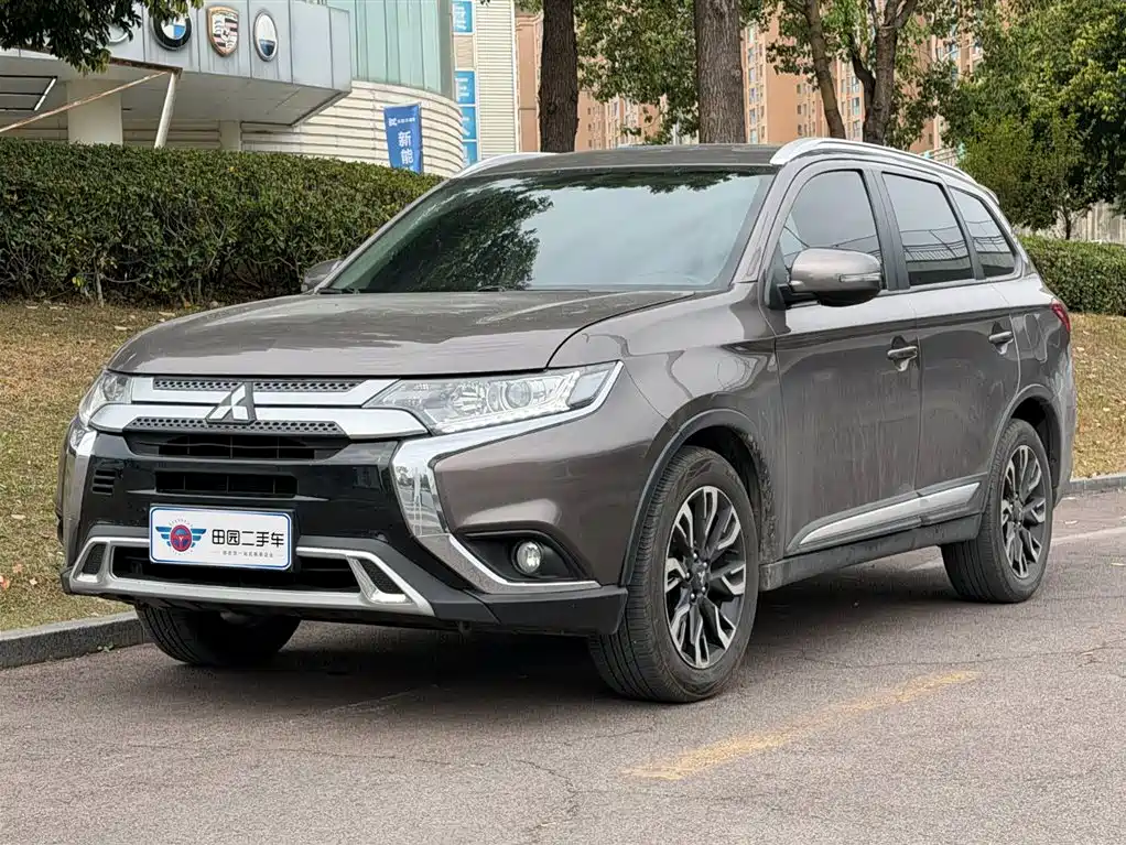 Mitsubishi Outlander 2020 2.0L 2WD Premium 7-seater