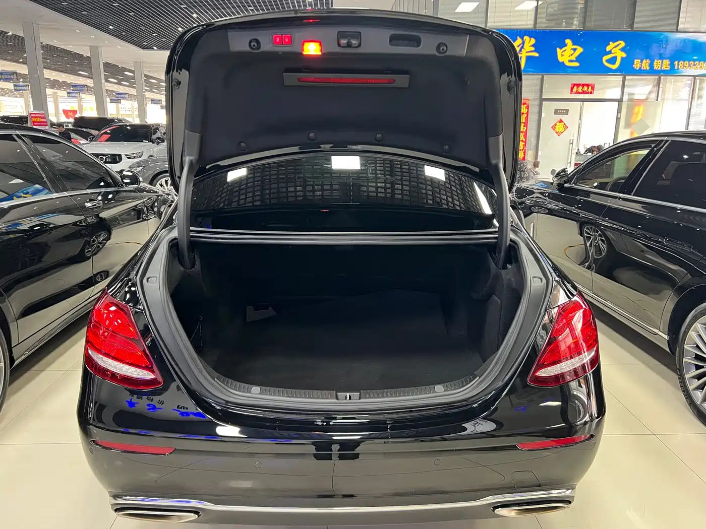 Mercedes-Benz E-Class 2019 E 300 L Fashion фото 15