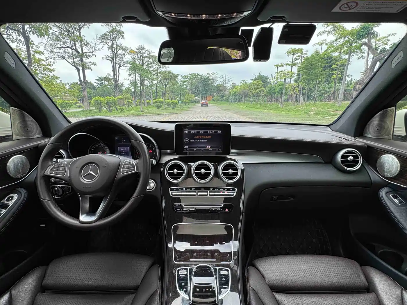 Mercedes-Benz GLC 2017 GLC 260 4MATIC Luxury фото 9