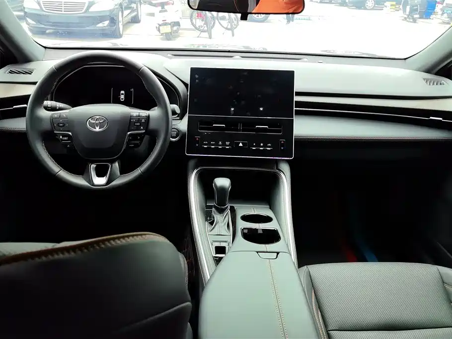 TOYOTA ASIAN DRAGON