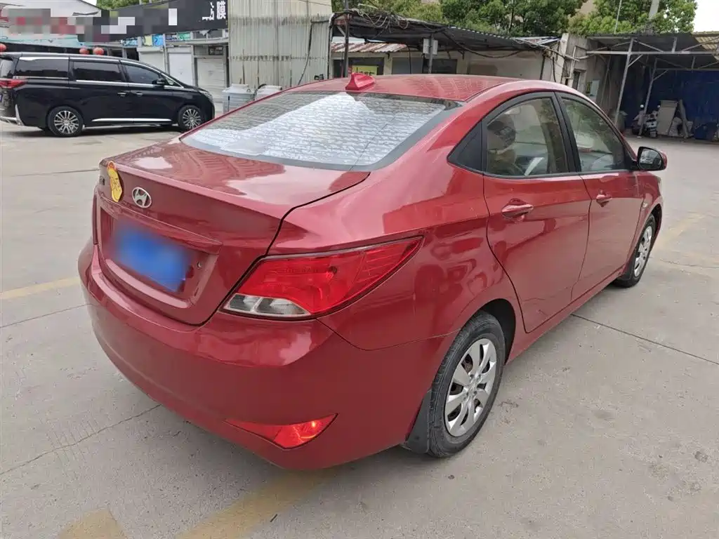 Hyundai Verna 2014 1.4L Manual Smart GLS фото 7