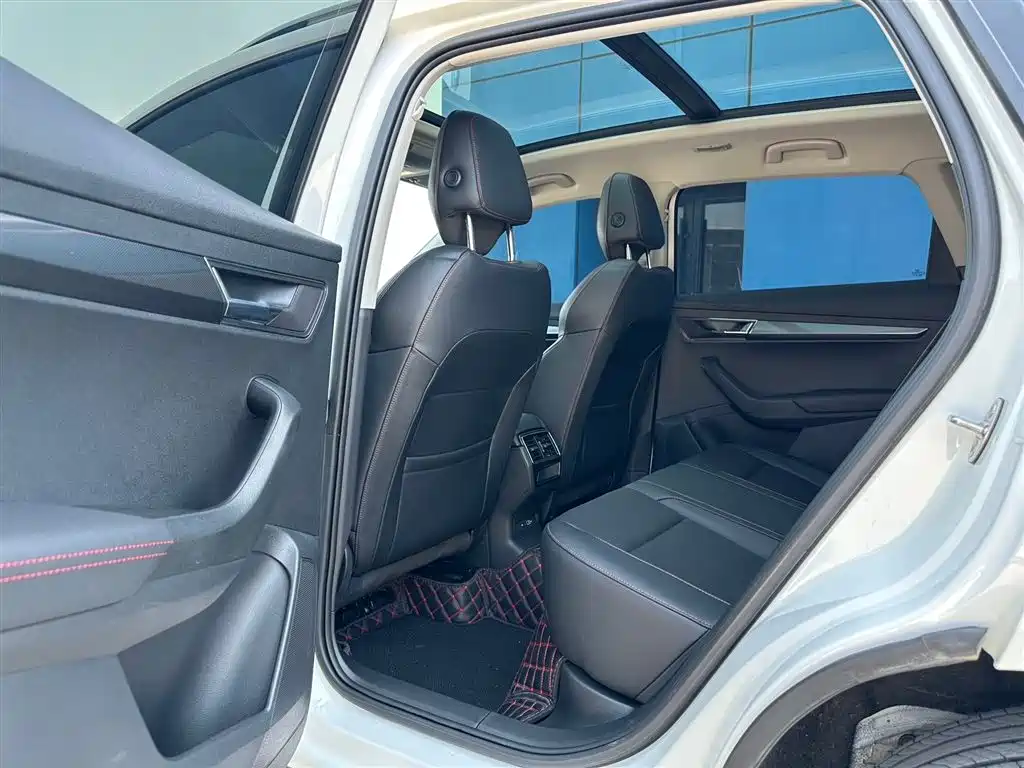 Škoda Karoq 2023 TSI280 Premium Edition фото 9