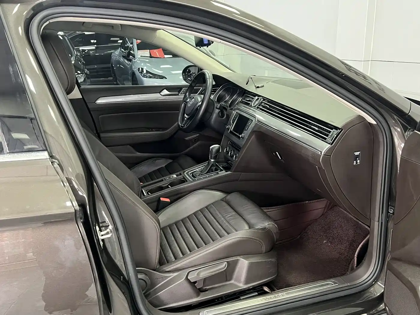 Volkswagen Weilan 2016 380TSI 4WD Explorer Edition фото 7