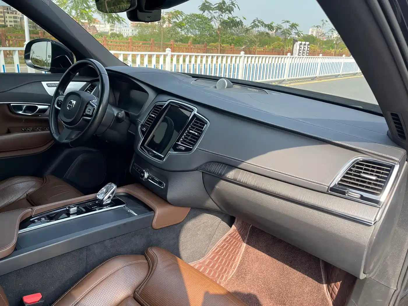 Volvo XC90 Plug-in Hybrid 2022 2022 Facelift E-Drive Hybrid T8 Intelligent Premium Luxury 7-Seater