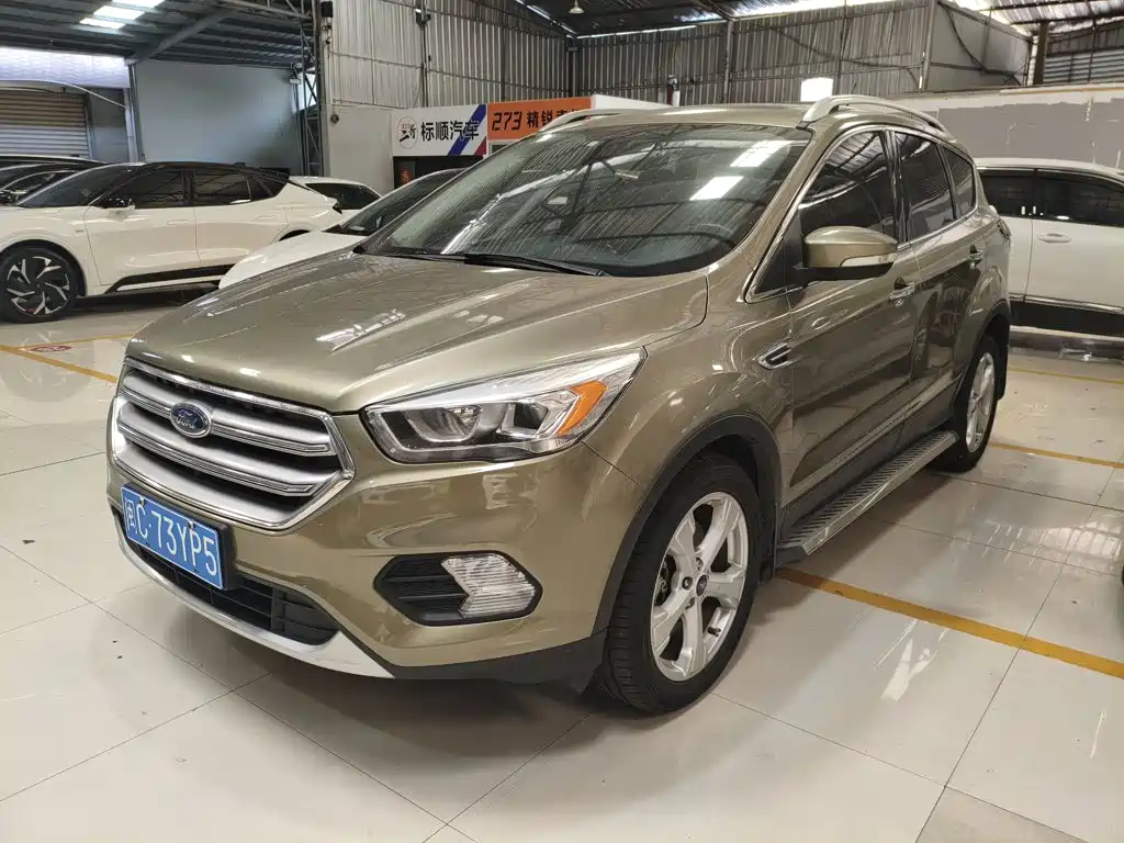 Фото 2 - Ford Kuga