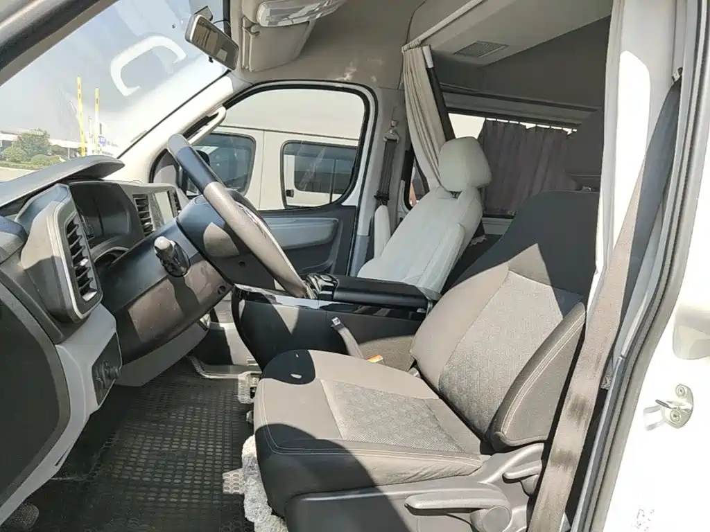 Maxus Xintu V80 2025 2025 PRO Aoyun 2.0T Manual Long Wheelbase Medium Roof 6/7/8/9-Seater