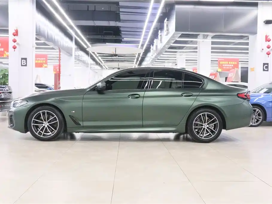 BMW 5 Series (Import) 2022 525i M Sport Package фото 3