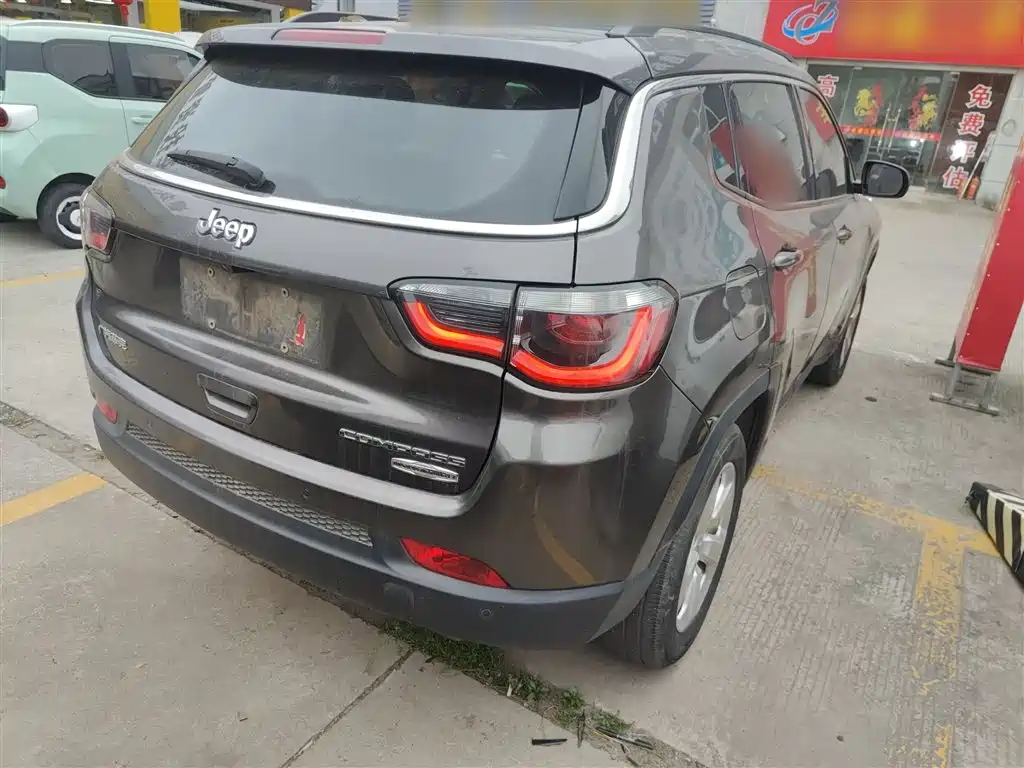 Фото 8 - Jeep Compass
