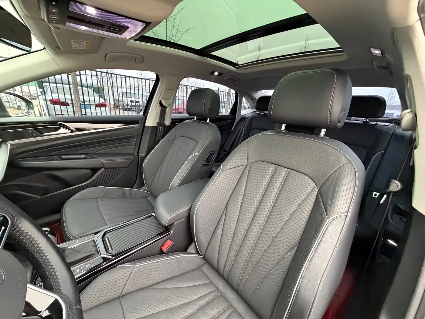 Volkswagen Passat 2024 330TSI Elite Edition фото 34