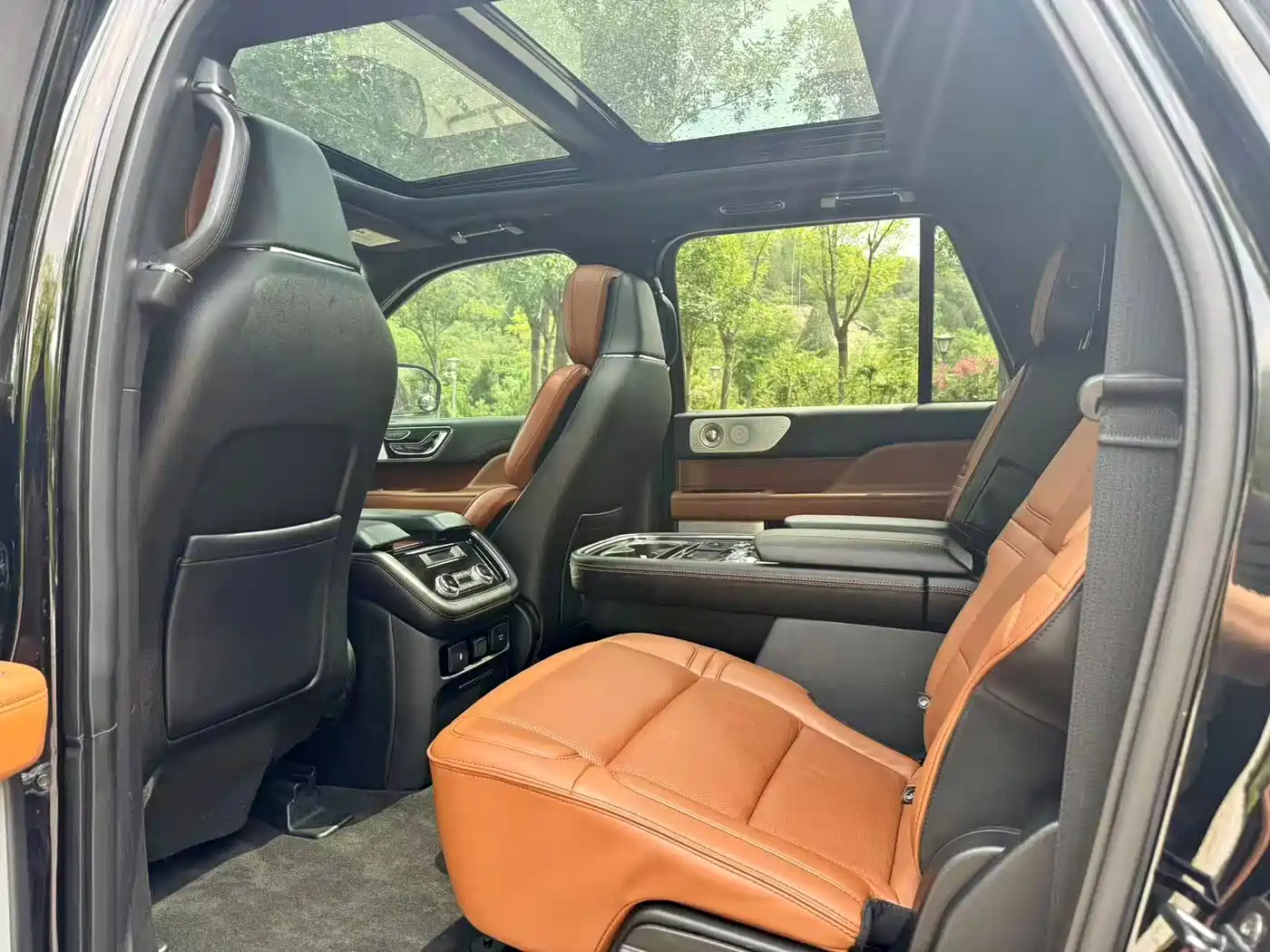 Фото 9 - Lincoln Navigator