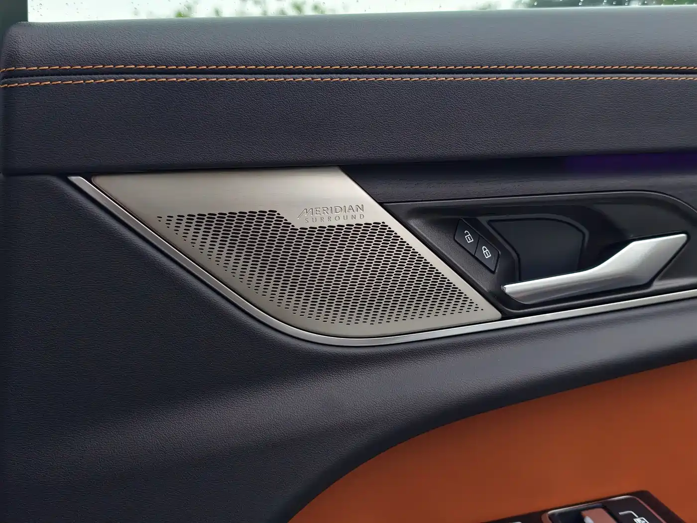 Jaguar XFL 2024 2.0T P300 AWD Flagship Sport Gilded Edition фото 20