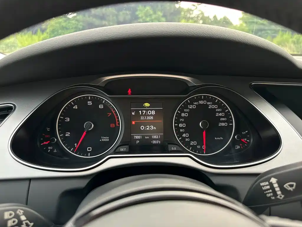 Audi A4 (Import) 2016 2014 40 TFSI allroad quattro plus