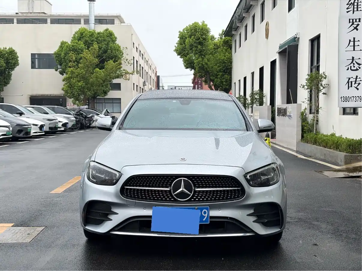 Фото 2 - Mercedes-Benz E-Class