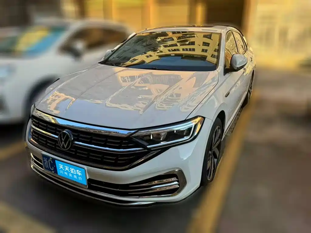 Volkswagen Sagitar 2024 300TSI DSG Surpass Edition
