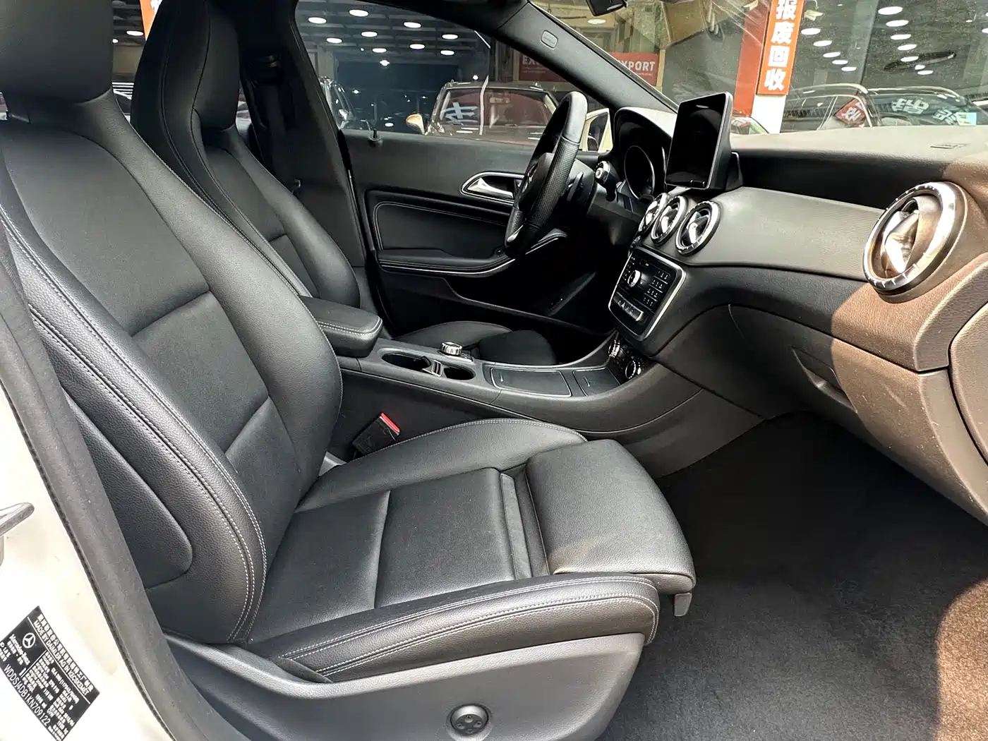 Mercedes-Benz CLA (Import) 2018 CLA 200 Fashion Edition фото 9