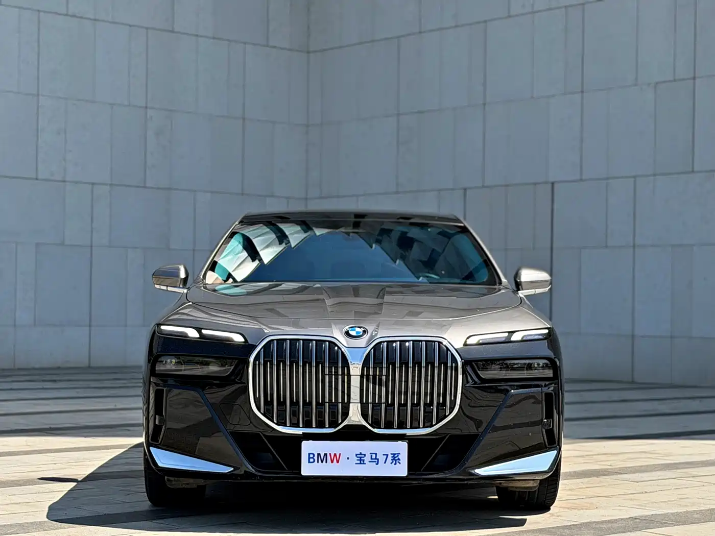 BMW 7 Series 2023 Model 735Li M Sport Package фото 2