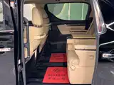Фото 19 - Toyota Vellfire