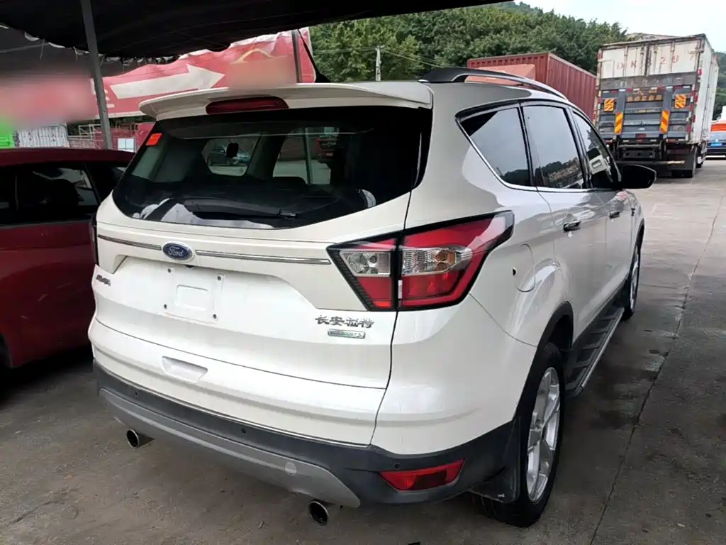Фото 7 - Ford Kuga