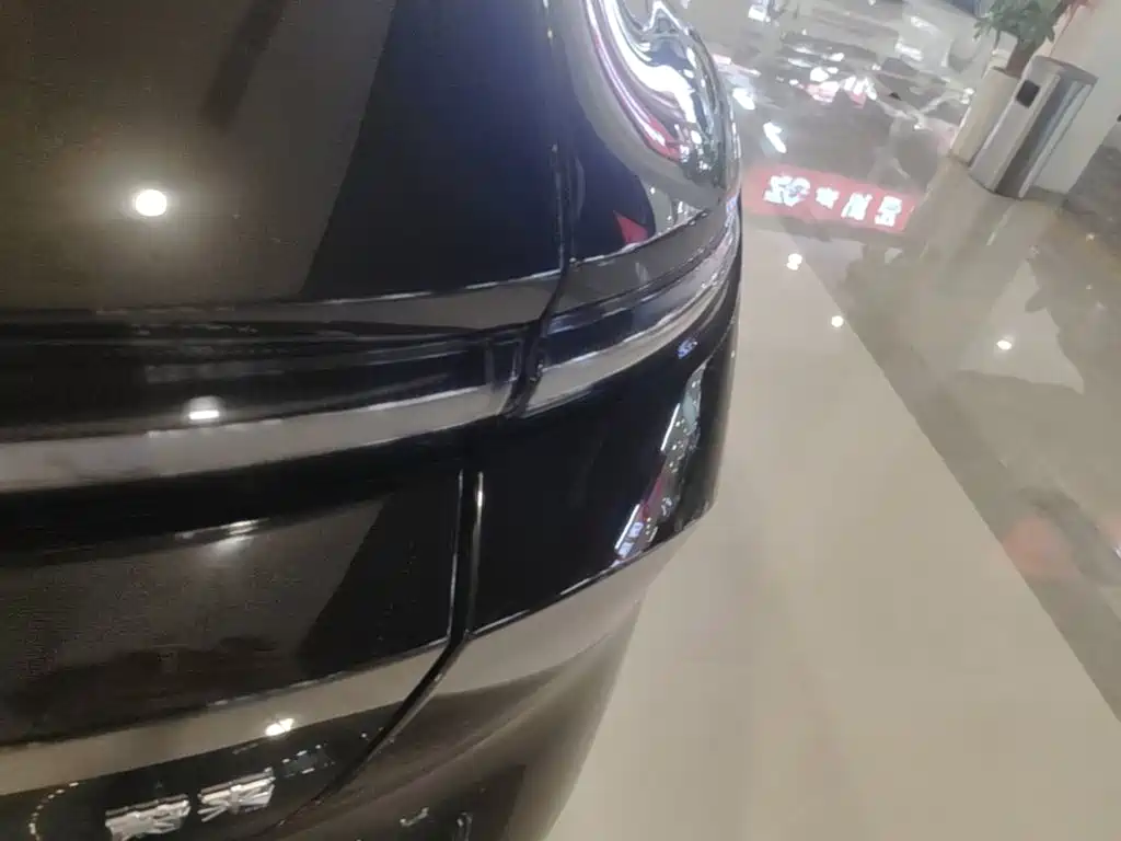 Фото 8 - NIO ET5T