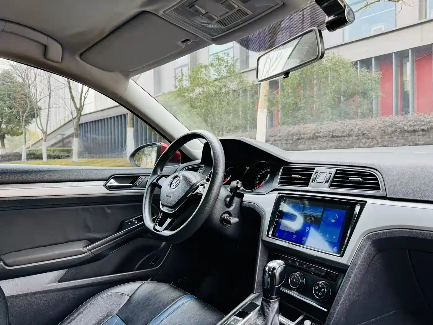 Volkswagen Lamando 2015 230TSI DSG Style фото 10