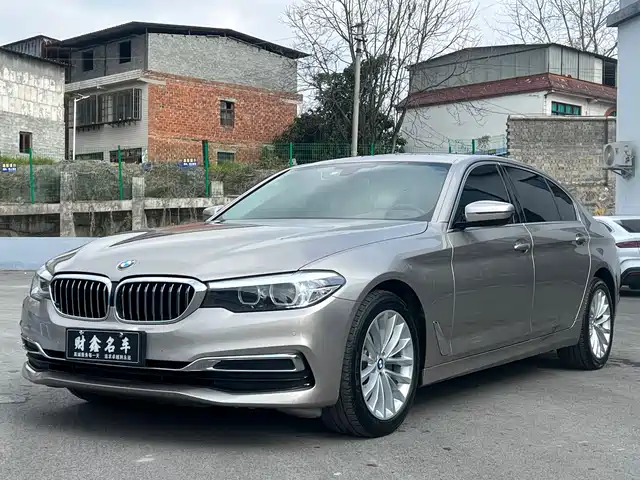 BMW 5 SERIES