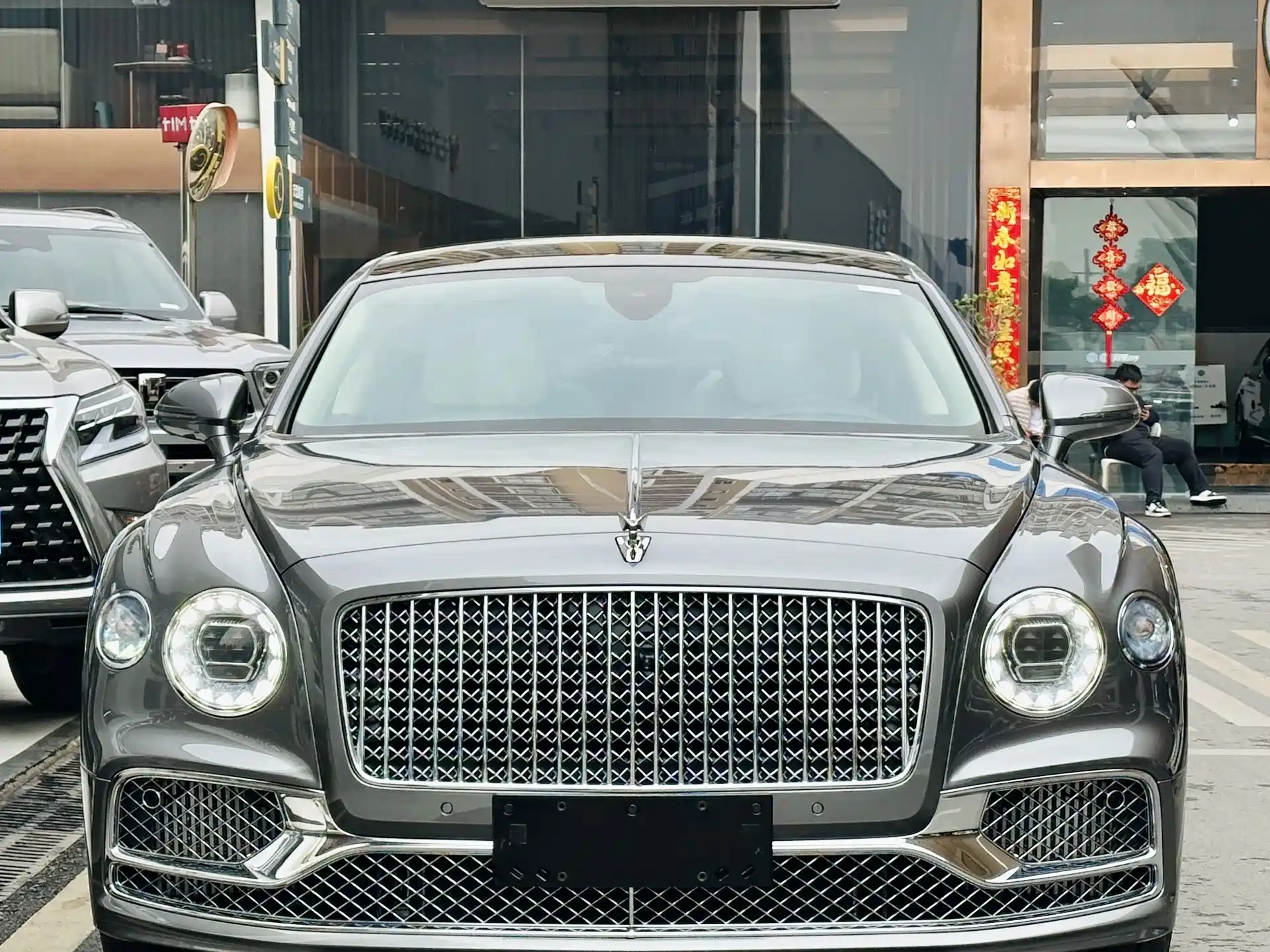 Фото 2 - Bentley Flying Spur