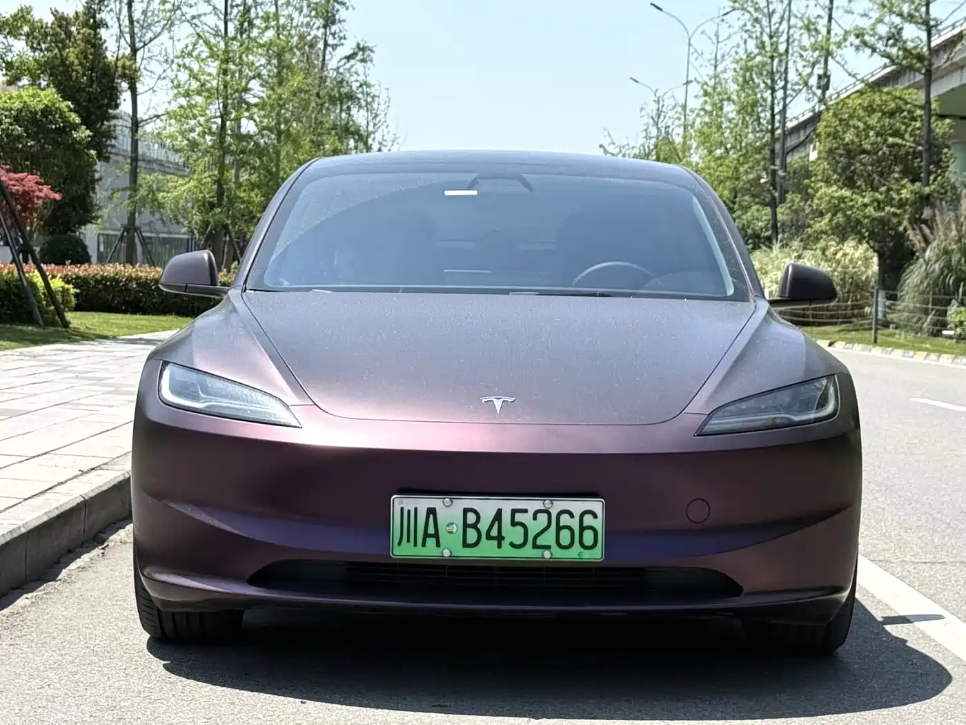 TESLA MODEL 3