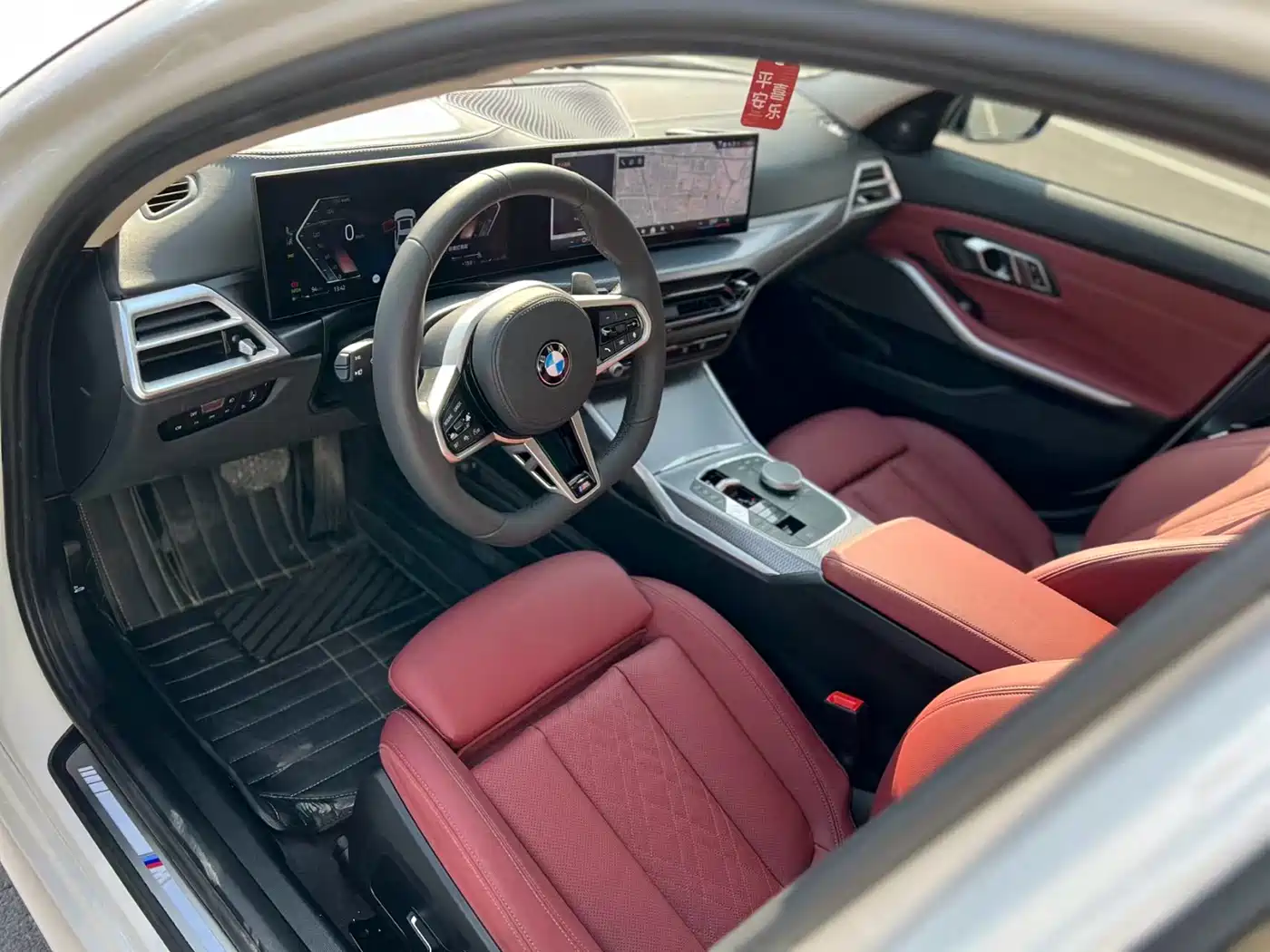 BMW 3 Series 2025 330Li M Sport Night Edition фото 4