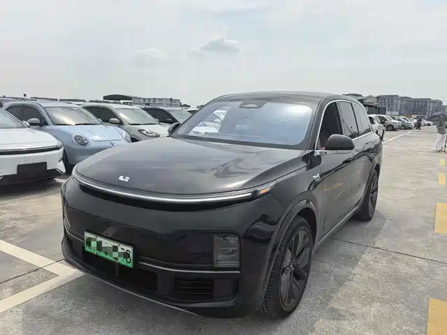 Li Auto Li L8 2025