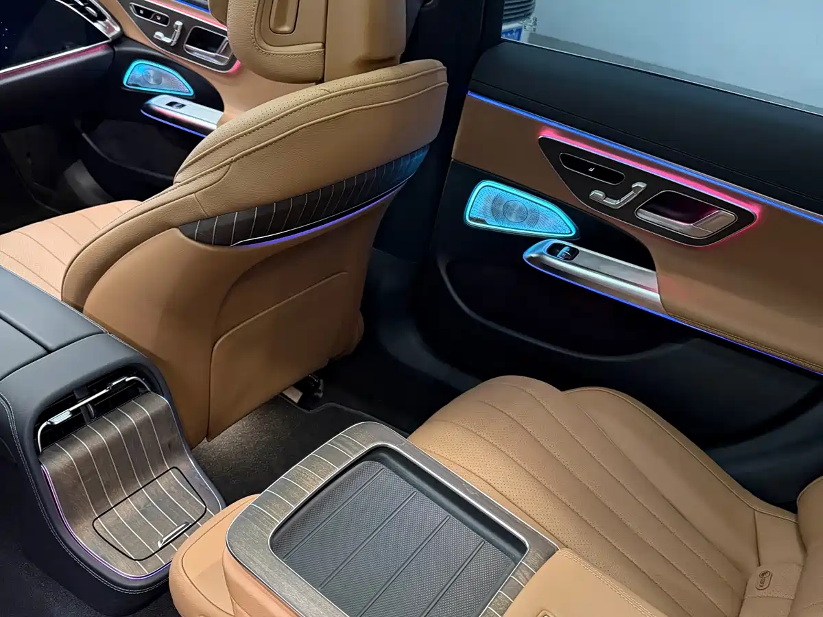 Mercedes-Benz E-Class 2025 E 300 L Luxury фото 8