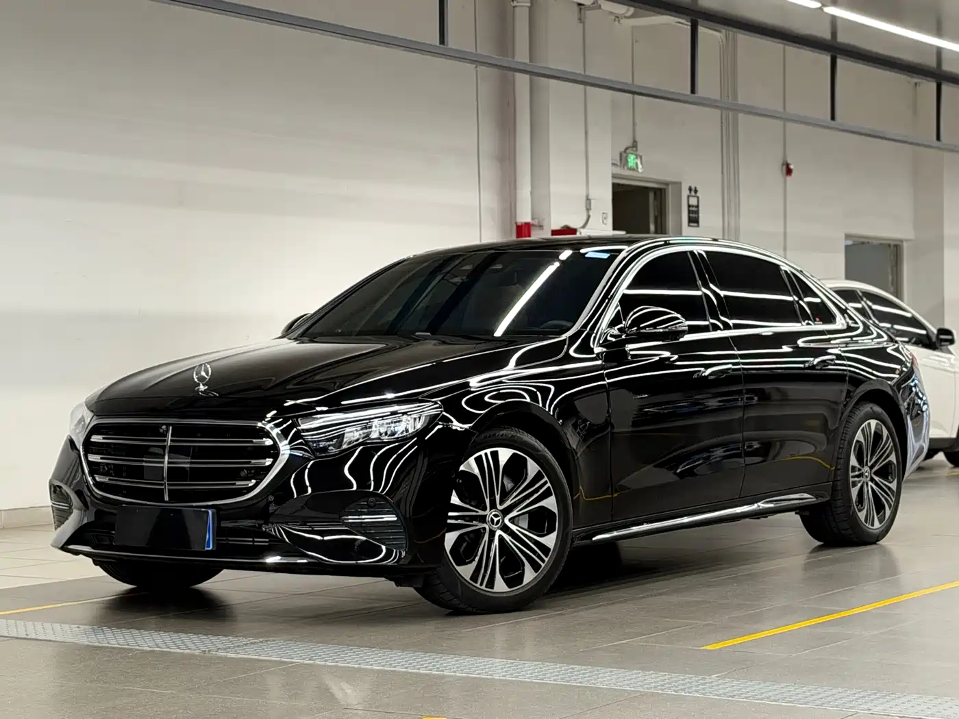Mercedes-Benz E-Class 2025 E 300 L Luxury