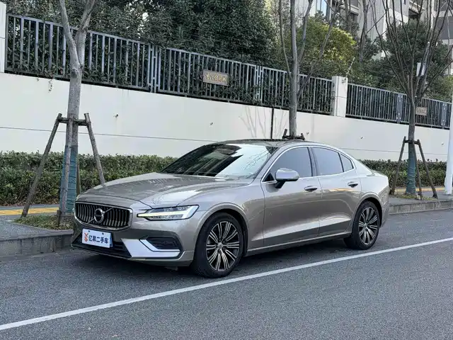 Volvo S60 2022