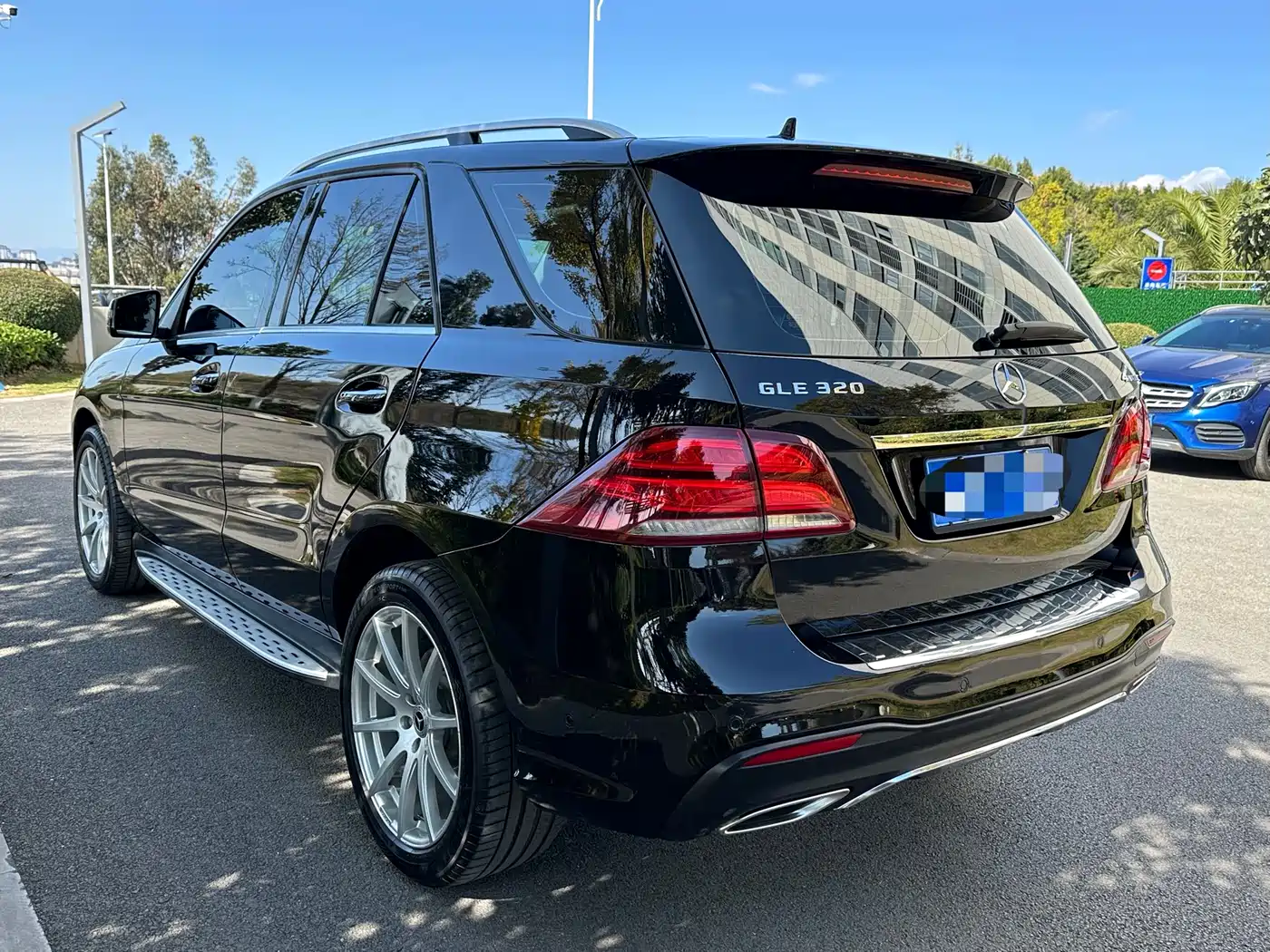 Mercedes-Benz GLE 2018 GLE 320 4MATIC Luxury Ultimate Edition фото 4