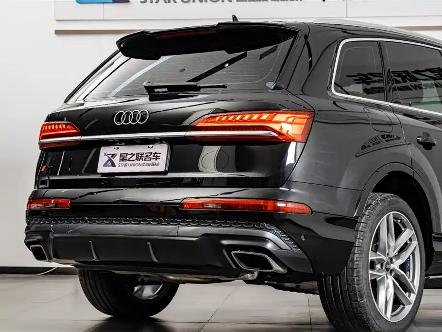 Audi Q7 2024 45 TFSI quattro S line Sport фото 7