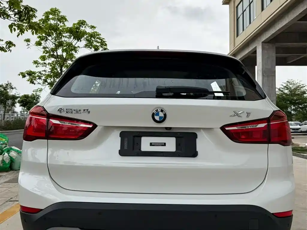BMW X1 2016 sDrive18Li Luxury Model фото 6