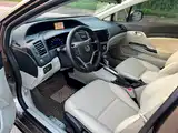 Фото 8 - Honda Civic