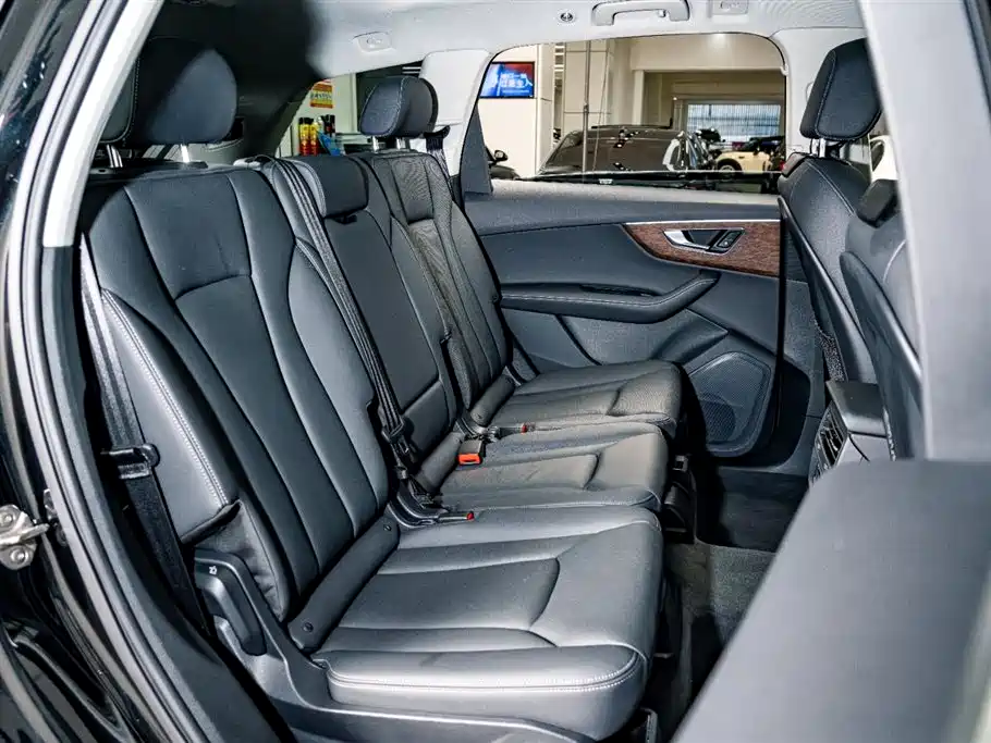 Audi Q7 2024 45 TFSI quattro S line Sport фото 22