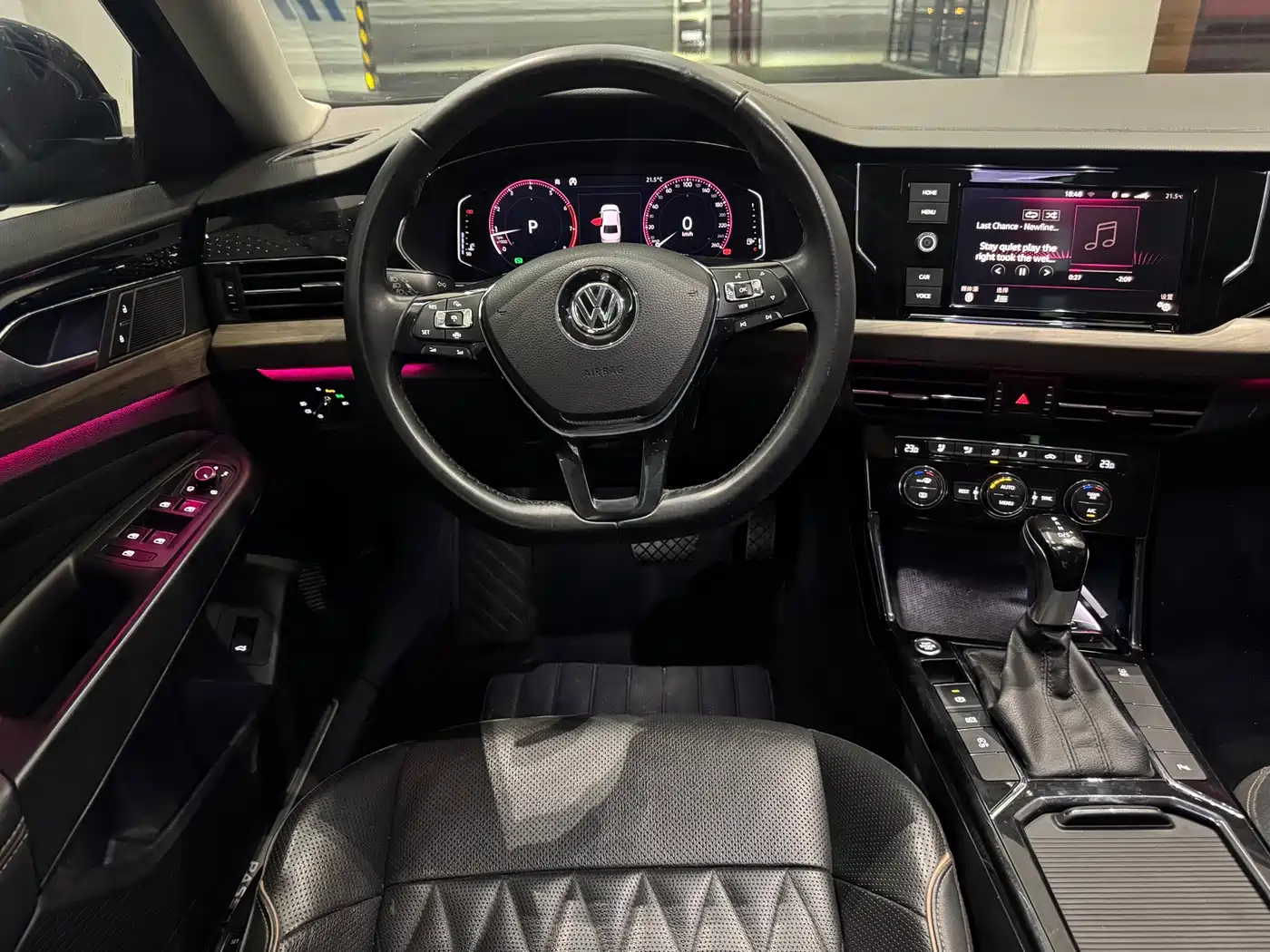 Volkswagen Passat 2020 330TSI Luxury Edition China VI фото 24