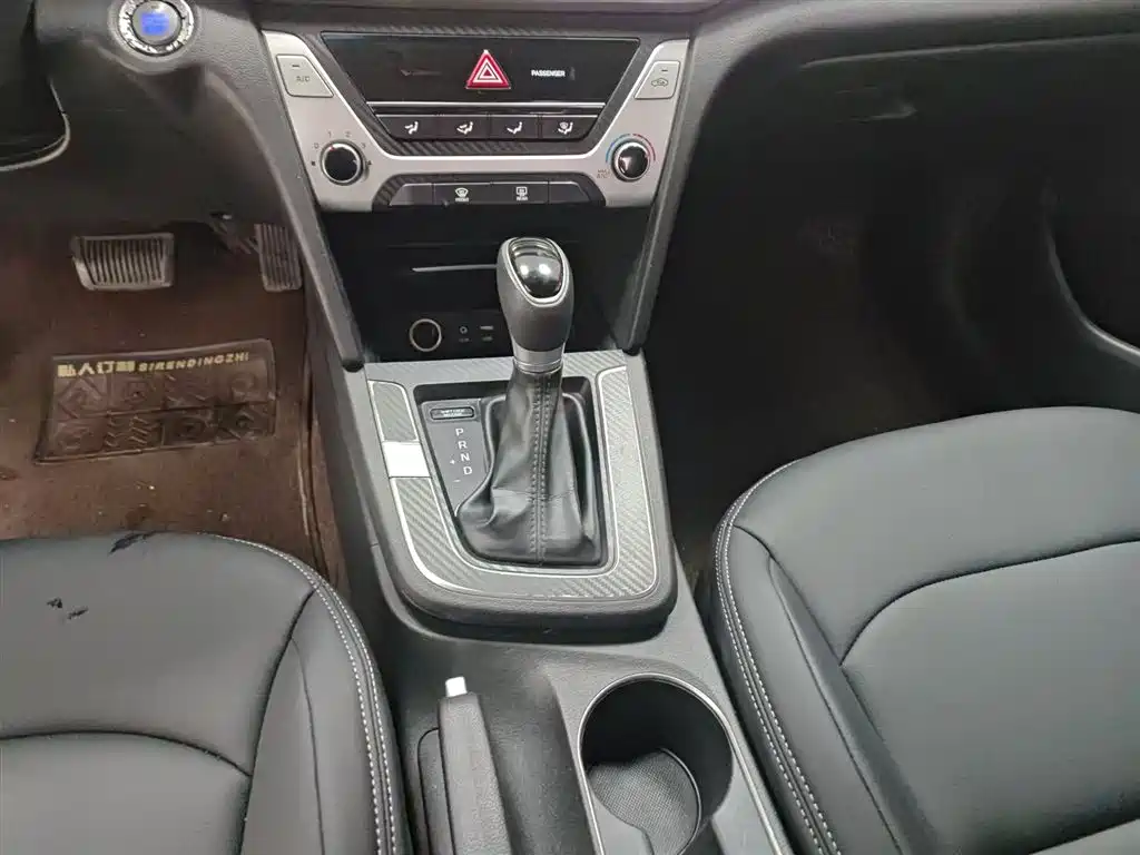 Hyundai Elantra 2018 1.6L Automatic 15th Anniversary Special Edition фото 14