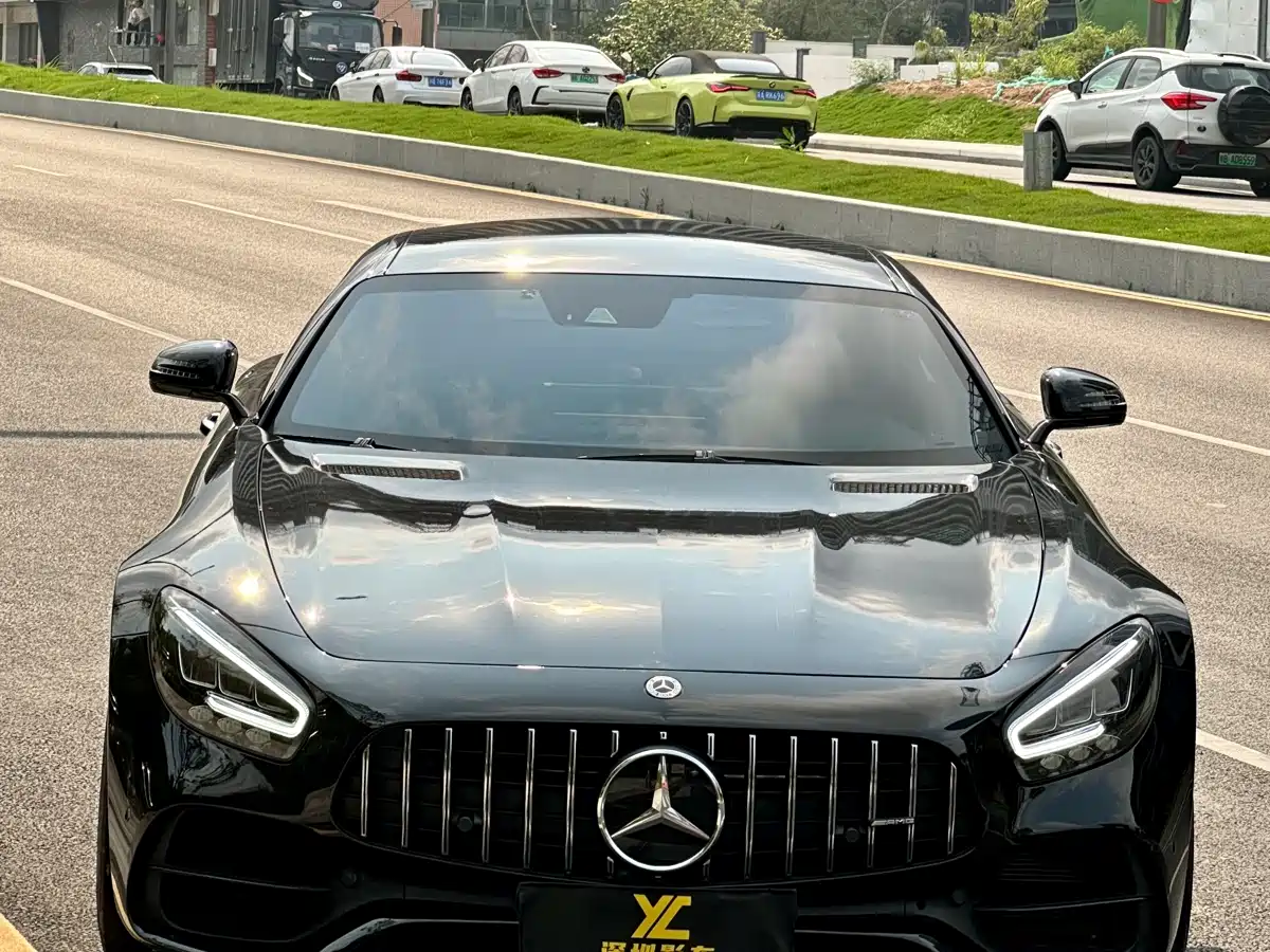 MERCEDES-BENZ AMG GT