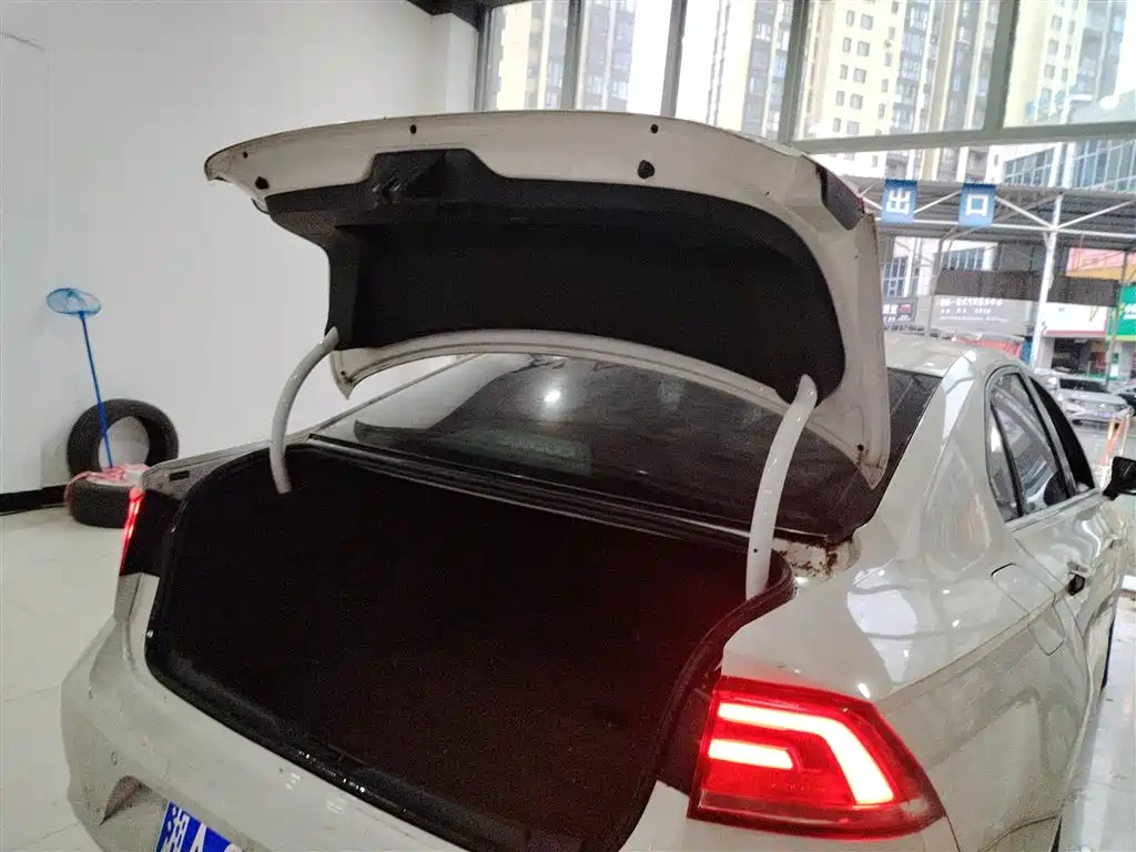 Volkswagen Lamando 2018 280TSI DSG Comfort Edition фото 19