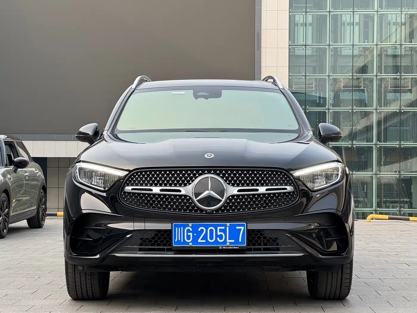 Mercedes-Benz GLC 2023 GLC 260 L 4MATIC Luxury 5-Seater фото 3