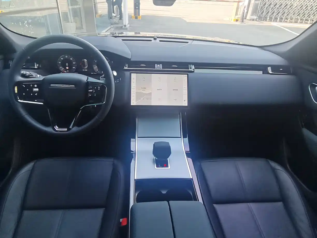 Land Rover Range Rover Velar 2025 S фото 13