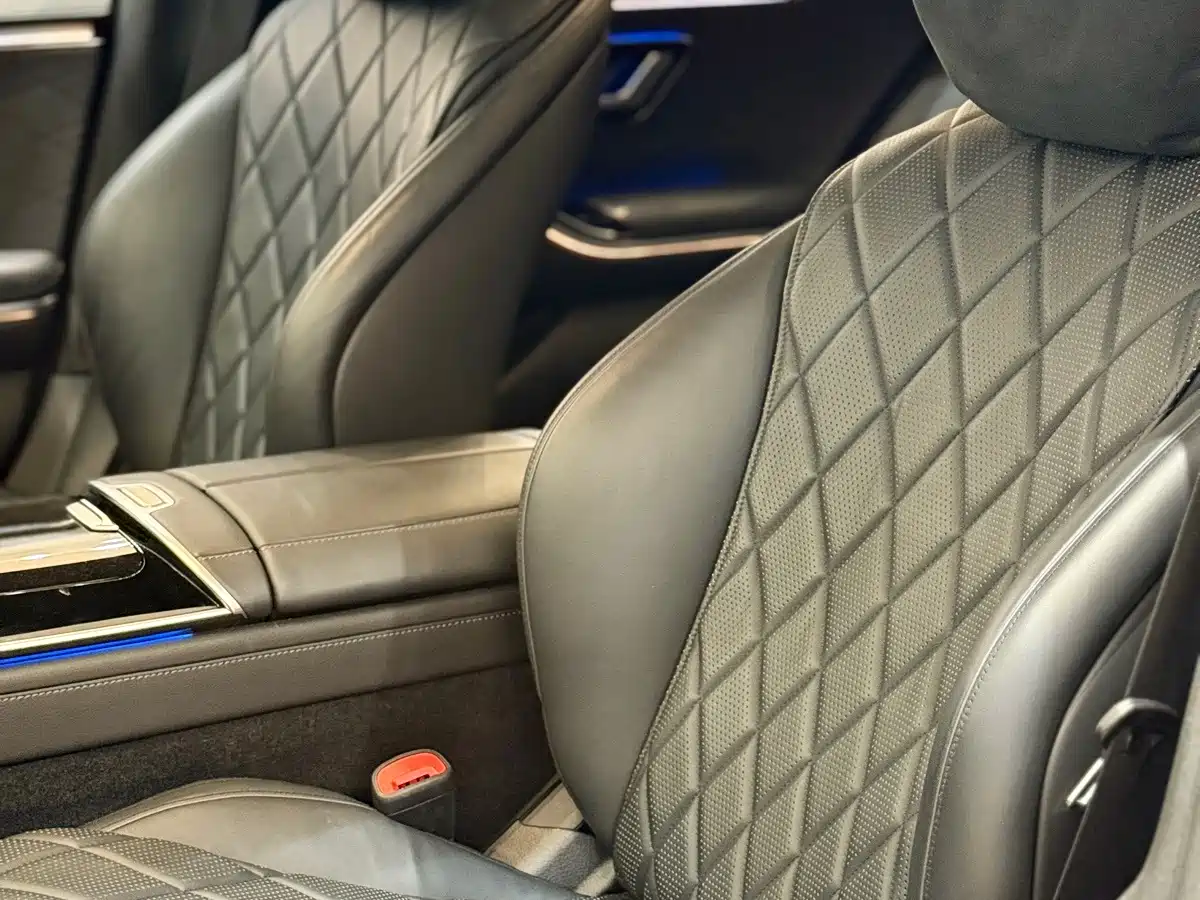 Фото 13 - Mercedes-Benz S-Class