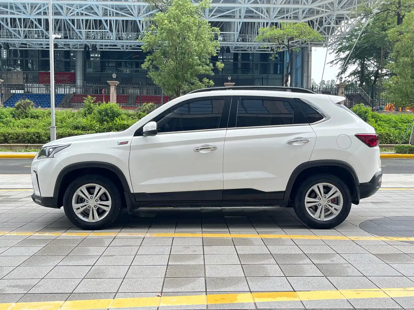 BAIC Huansu S5 2018 2017 1.3T Manual Luxury