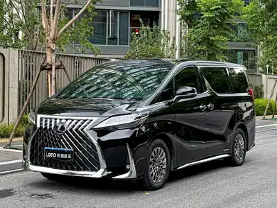 Lexus LM