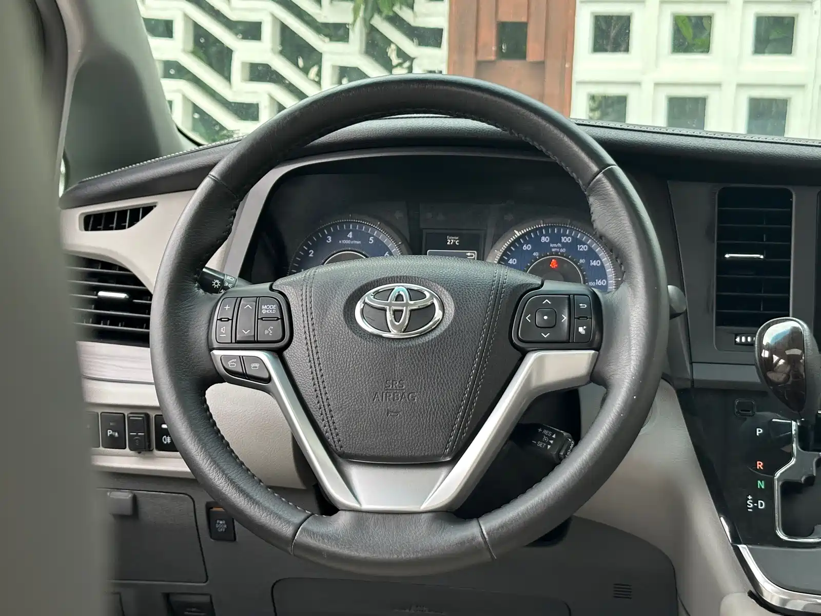 Photo 31 - Toyota Sienna